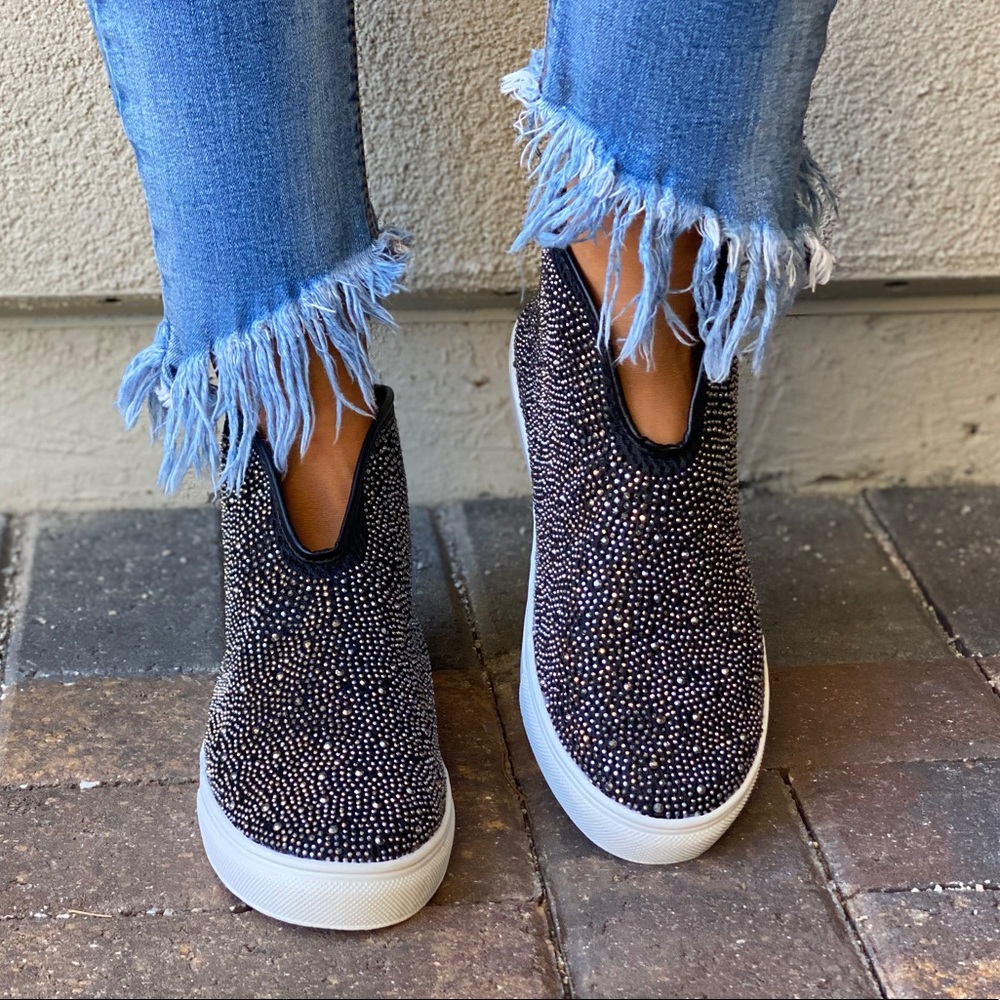 Rhinestone Embellished Laceless High Top Sneakers - Picture 10 of 16